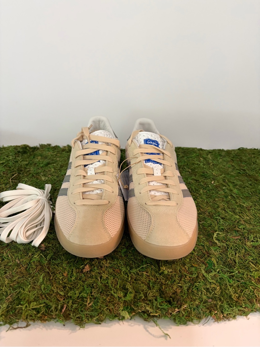 Adidas Original Gazelle Gum Bottom - 6 1/2Y- W8 (2nd set of laces)